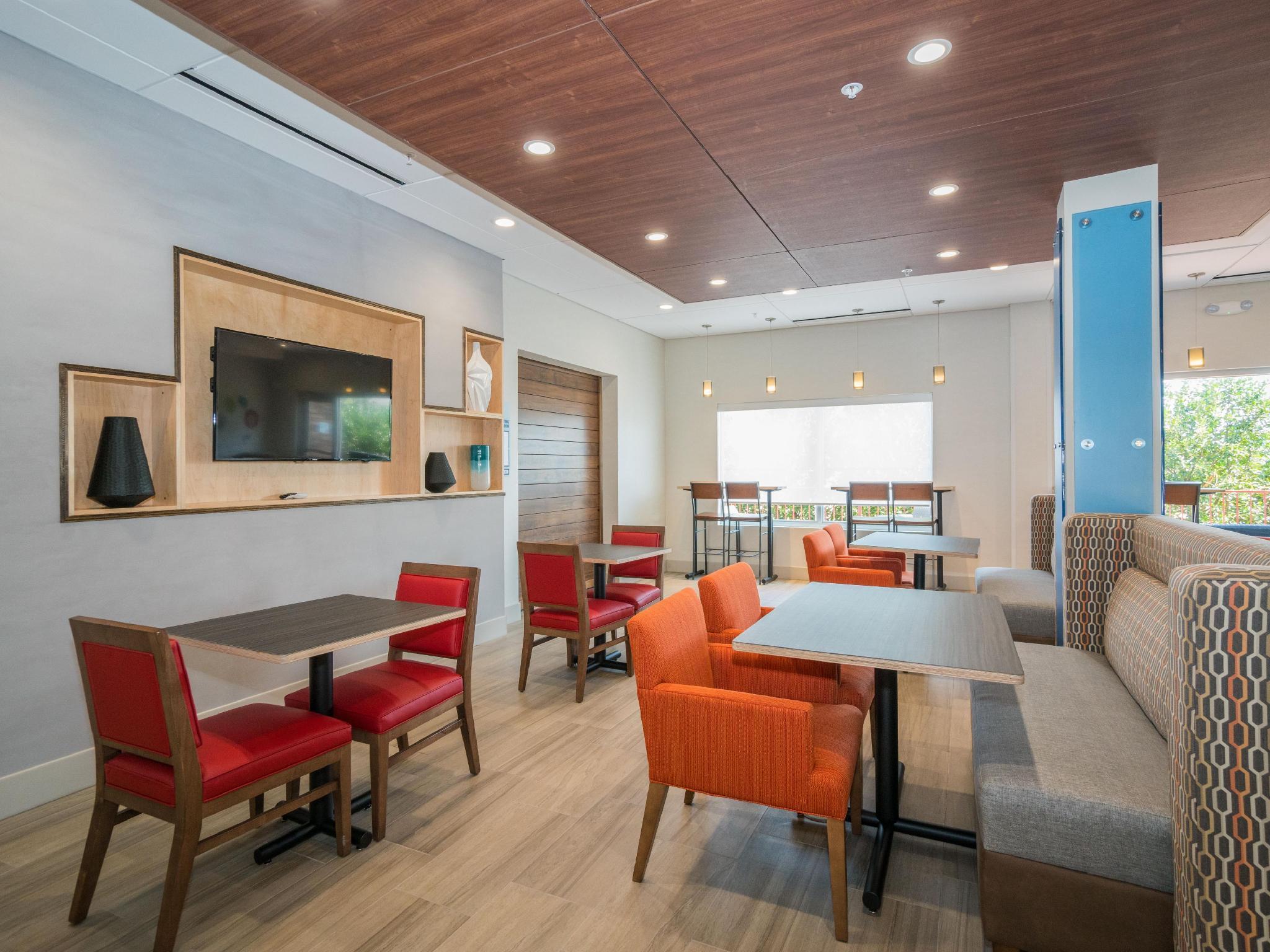 Holiday Inn Express & Suites - Southaven Central - Memphis By Ihg Exteriör bild